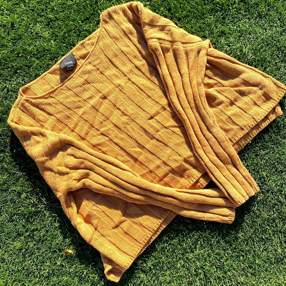 Crop top sweater